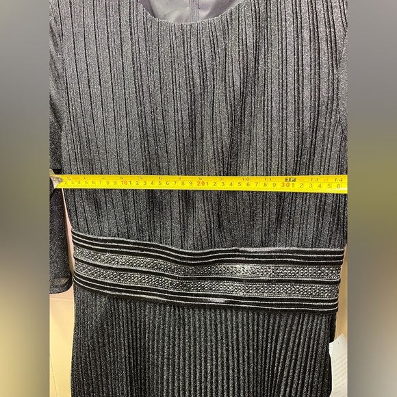 Mac Duggal 30750 Shimmering 3/4 Sleeve A-Line Midi Dress Size 8 NWT Black - Picture 11 of 12